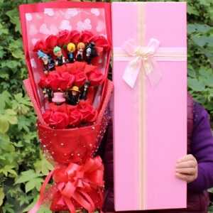 Bouquet One Piece roses rouges figurines équipage Mugiwara Chapeau de Paille
