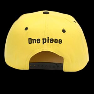 Casquette Drapeau Pirate Luffy en coton biologique jaune et noir avec broderie détaillée