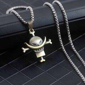 Collier métal Jolly Roger Barbe Blanche One Piece accessoire pirate