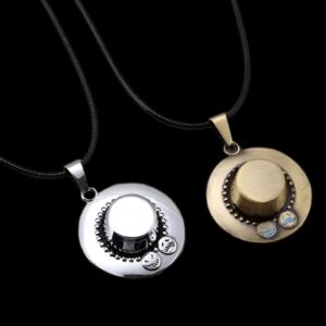 Collier Ace cuir synthétique avec pendentif chapeau One Piece