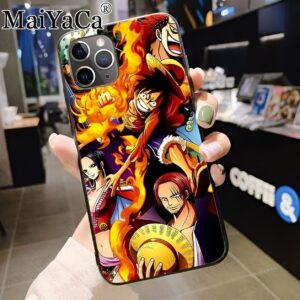 Coque iPhone avec Shanks, Kidd, Hancock et Luffy design One Piece