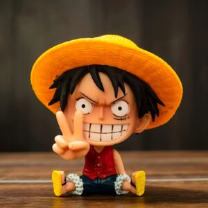 Figurine Chibi Luffy bebe avec chapeau de paille de Shanks