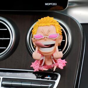 Figurine Don Quichotte Doflamingo Shichibukai pour aération voiture One Piece