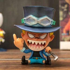 Figurine Sabo style chibi 8 a 9 cm chapeau haut-de-forme et lunettes