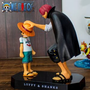 Figurine Shanks et Luffy enfant 18cm Foosha Village chapeau de paille