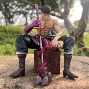 Figurine Zoro assis 15 cm gourde de saké collection manga