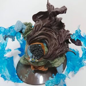 Lampe LED Jinbe, paladin des mers, figurine détaillée avec lumière bleutée intégrée pour ambiance apaisante