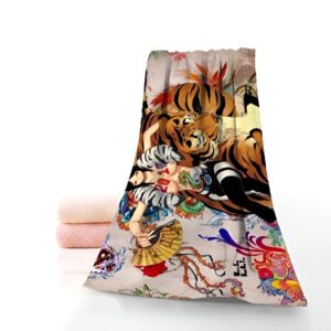 Serviette de plage One Piece motif Nico Robin archéologue