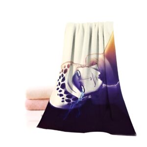 Serviette Trafalgar Law One Piece design élégant motifs subtils couleurs harmonieuses