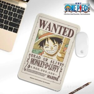 Tapis de souris avec le design de l'affiche Wanted de Luffy en couleurs vives